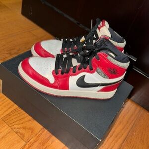 BOYS AIR JORDAN 1
